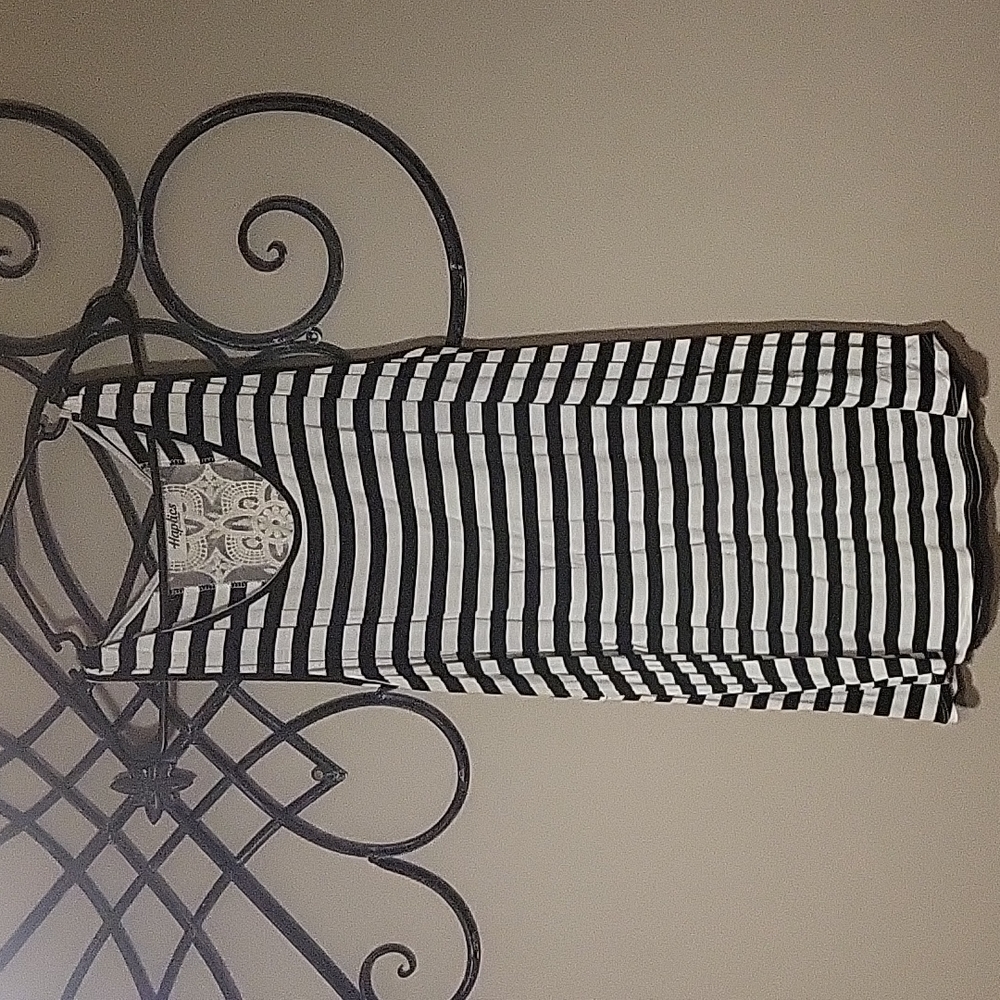 🍍Haptics by Holly Harper-black and white stripe tank
